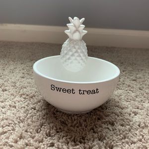 Candy dish REMOVING SOON